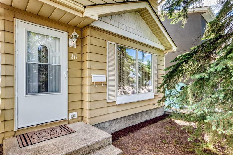 10 Erin Ridge Place SE, Calgary, Alberta