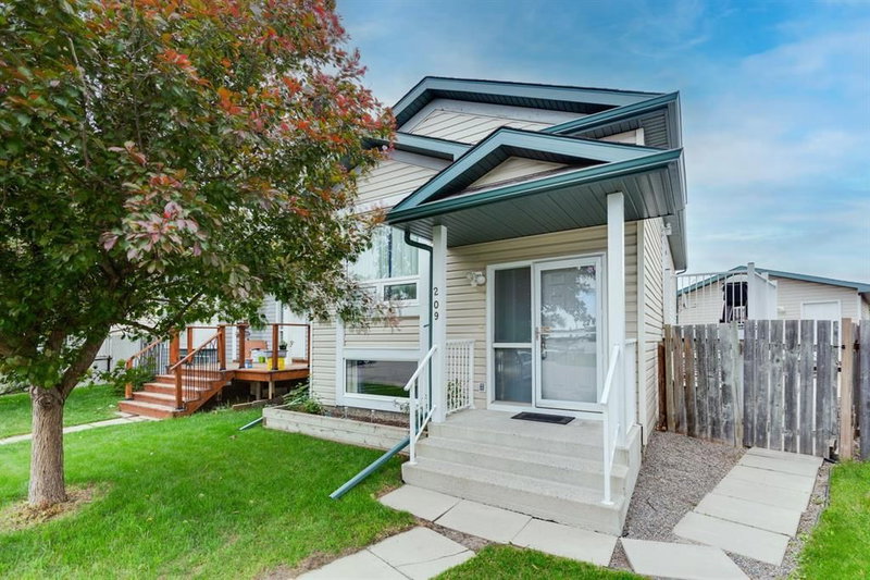 209 Martin Crossing Way NE, Calgary, Alberta
