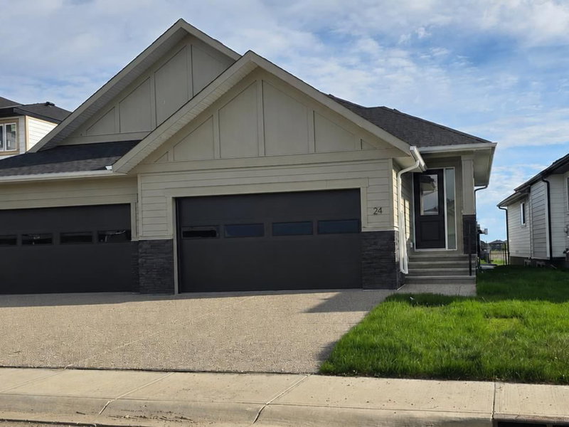 24 St Andrews Close, Lyalta