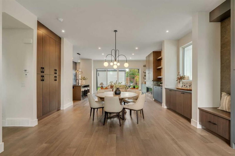 3919 23 Avenue SW, Glendale — interior photo 6