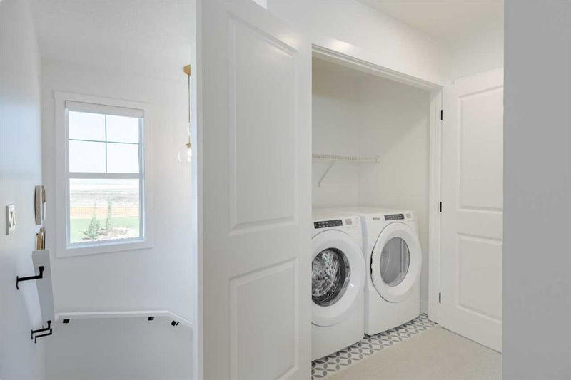 461 Rosemary Gardens SE