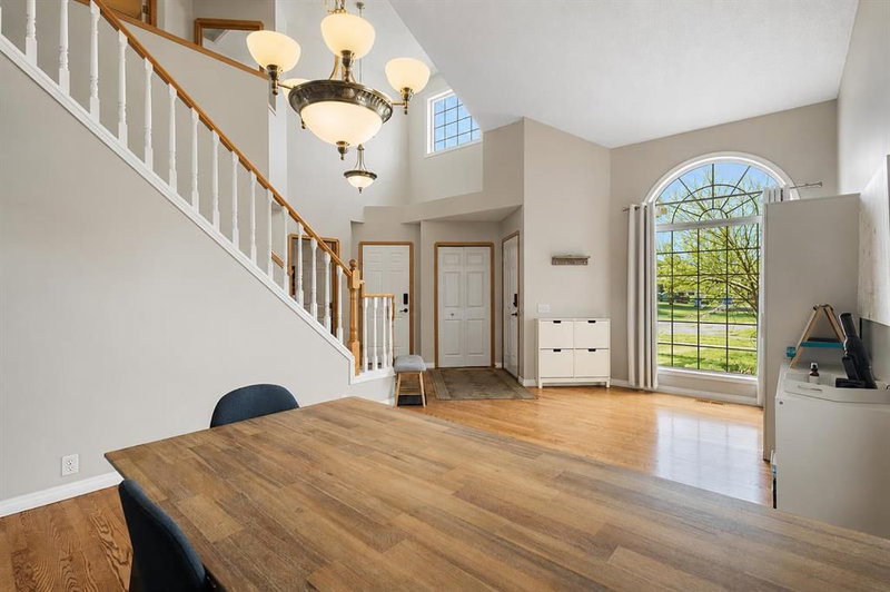 136 Douglas Glen Heath SE, Douglasdale/Glen — interior photo 5