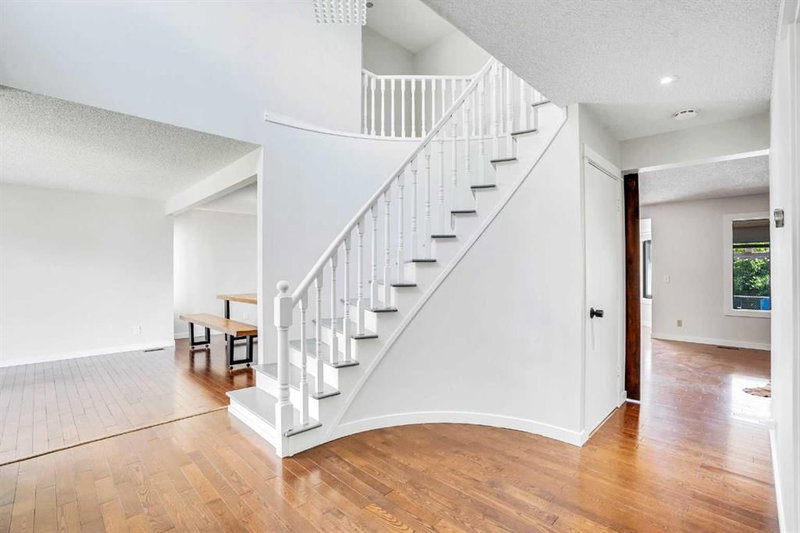 73 Riverview Close SE, Riverbend — interior photo