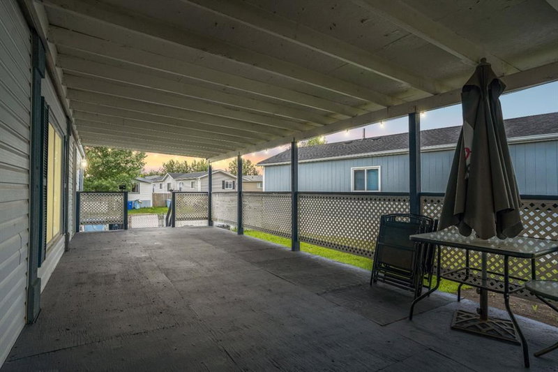 212 Greenwich Lane