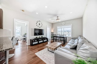 313 - 20 sage hill Terrace NW