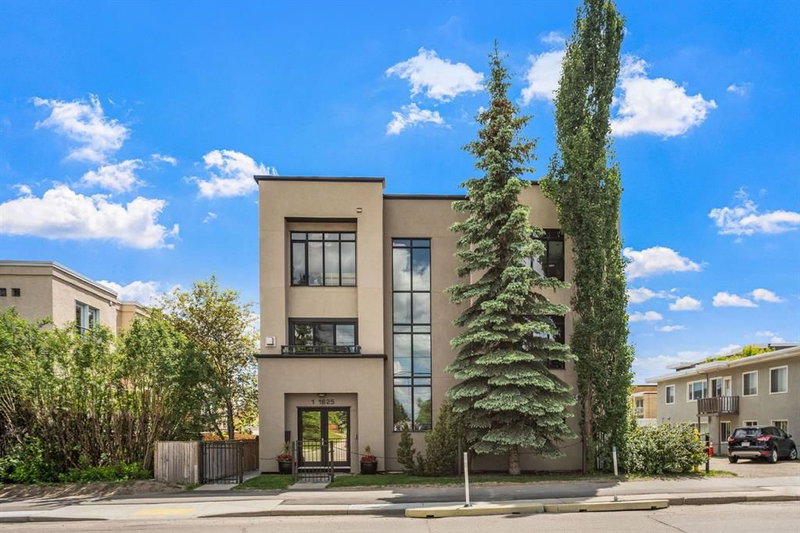 1625 34 Avenue SW #2, Calgary, Alberta