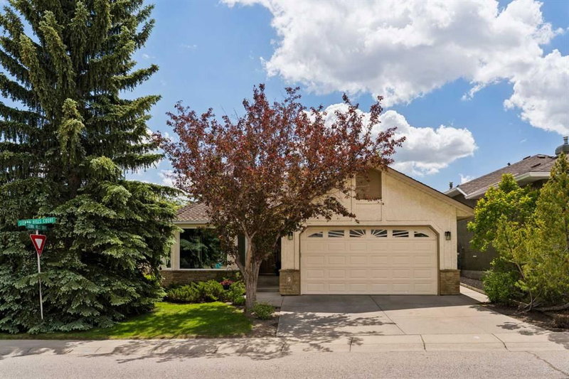 5 Sienna Hills Court SW, Calgary, Alberta