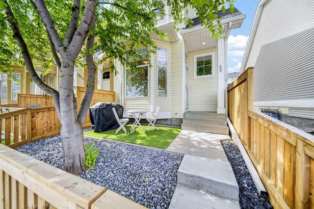 203 McKenzie Towne Gate SE