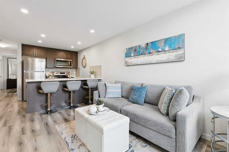 412 - 260 Rowley Way NW