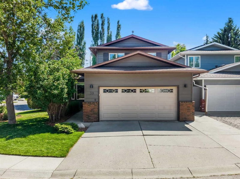 39 Deermoss Place SE, Calgary, Alberta