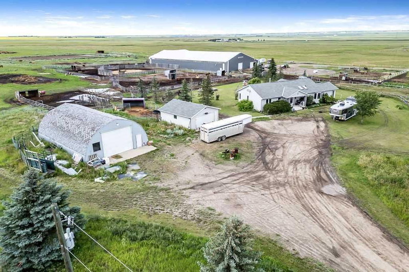 211002 range road 260 — listing photo