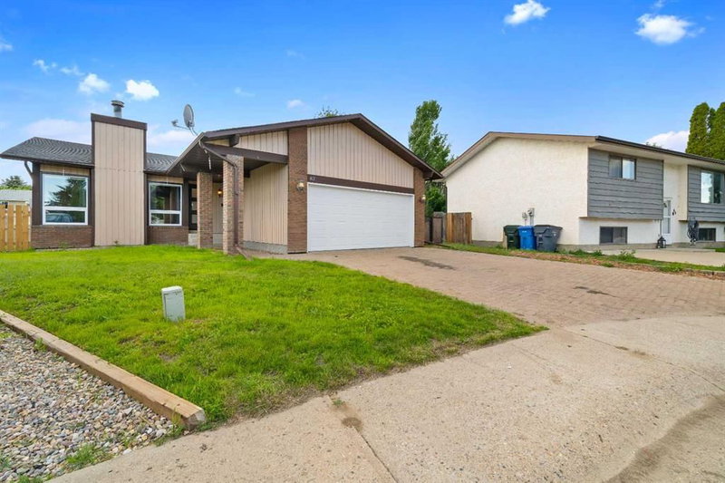 Recently sold home in Ross Glen
