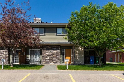 2 - 895 Mt Sundance Manor W