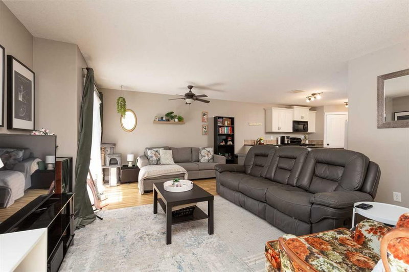 2 - 895 Mt Sundance Manor W
