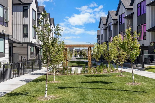 313 - 85 Sage Hill Heights NW