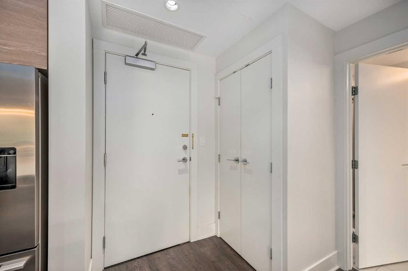 319, 38 9 Street NE, Bridgeland/Riverside — interior photo