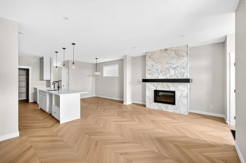3130 Chinook Winds Drive SW, Chinook Gate — interior photo 5