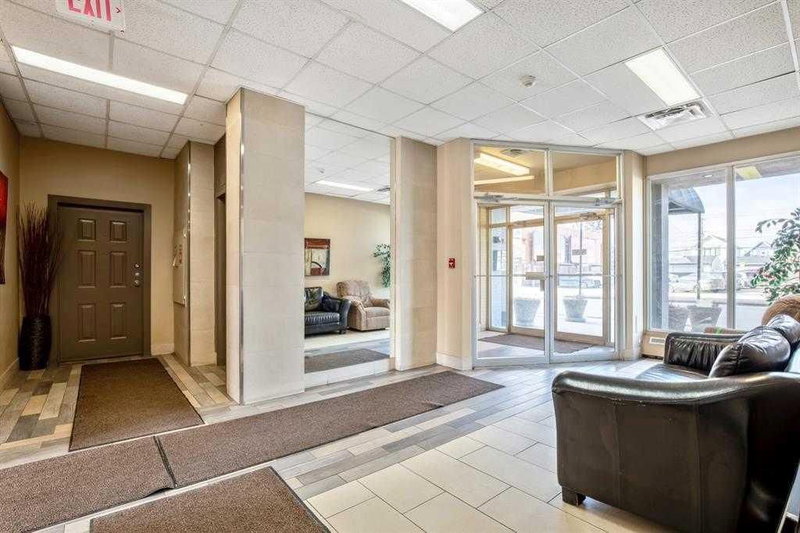 704, 314 14 Street NW, Hillhurst — interior photo