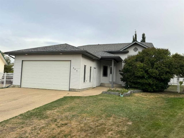 806 Cherry Crescent