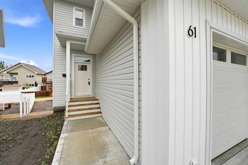 85 Pinnacle Close