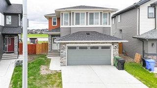 915 Corner Meadows Way NE