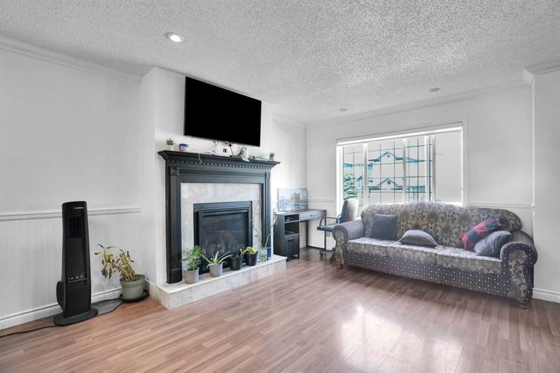 156 Saddlecrest Place NE, Saddle Ridge — interior photo 6