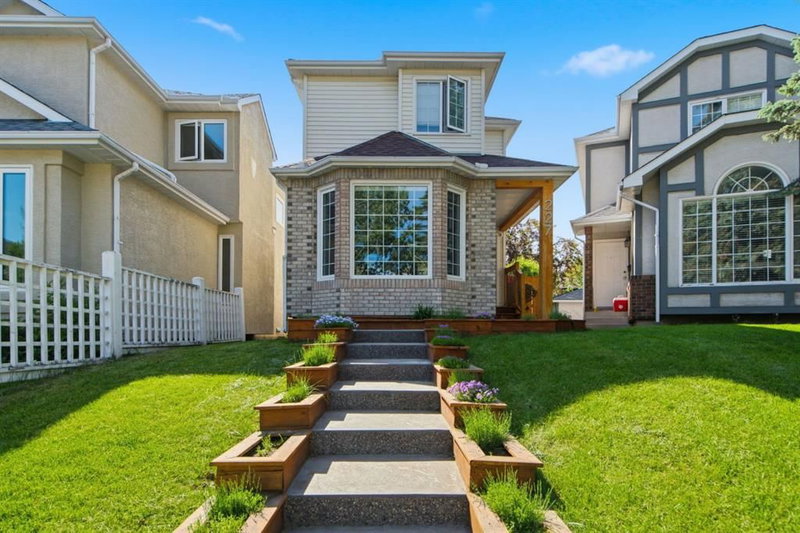 227 Coachway Road SW, Calgary, Alberta