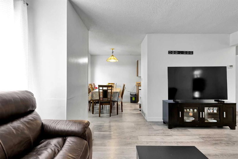 101, 516 Blackthorn Road NE, Thorncliffe — interior photo 6