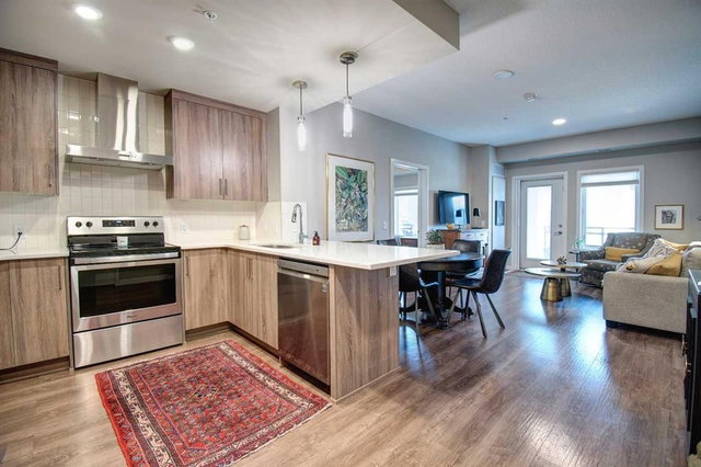 208 - 12 Mahogany Path SE