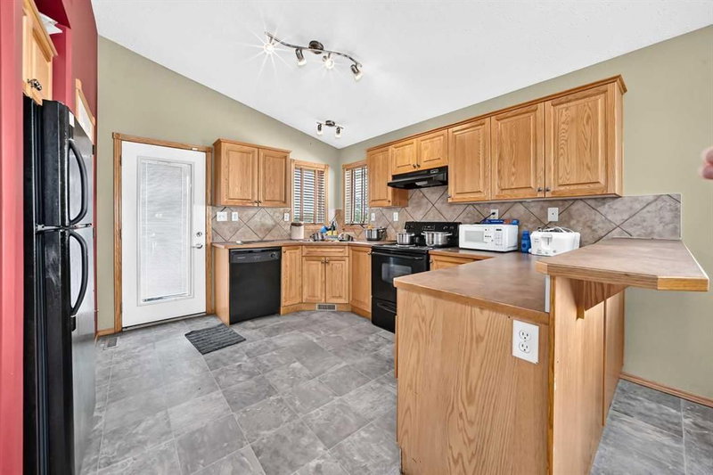 116 Iverson Close