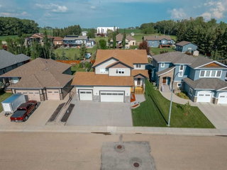 9 Vantage Crescent