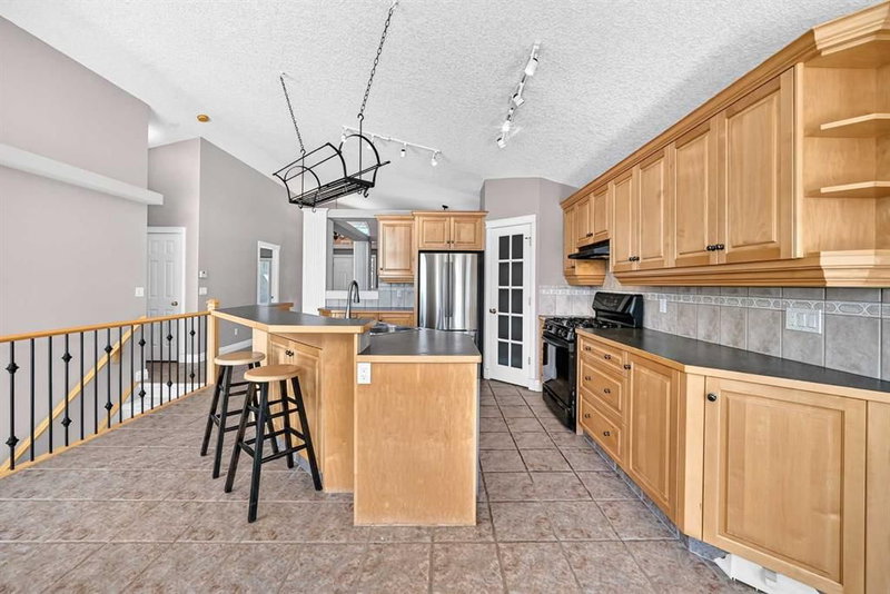 311 Royal Crest Bay NW, Royal Oak — interior photo 5