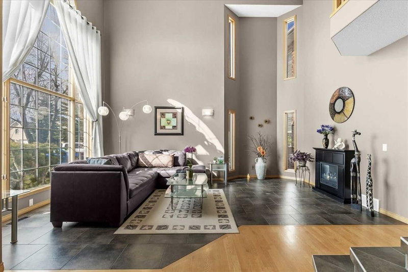 123 Schiller Crescent NW, Scenic Acres — interior photo 5