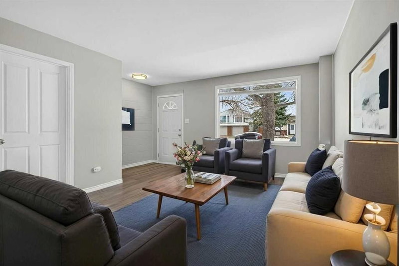 303, 2211 19 Street NE, Vista Heights — interior photo