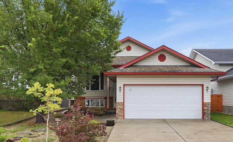 11 Westfall Crescent — listing photo