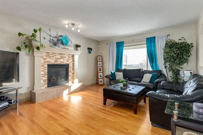 515 Crystal Green Mews, Crystal Green — interior photo 5