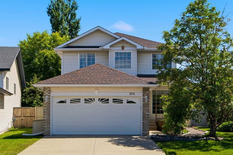 144 Douglas Ridge Close SE, Calgary, Alberta