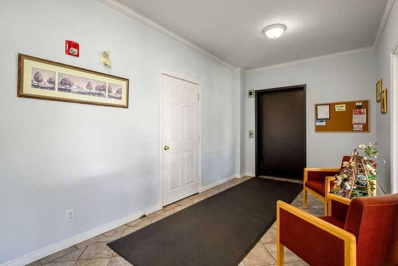 302, 15 Lineham Avenue, Heritage Okotoks — interior photo