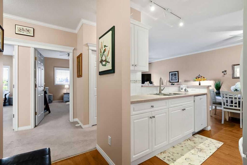 302, 15 Lineham Avenue, Heritage Okotoks — interior photo 6