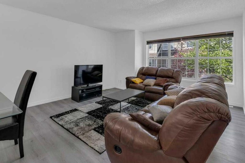 109 Tuscany Springs Gardens NW, Tuscany — interior photo 6