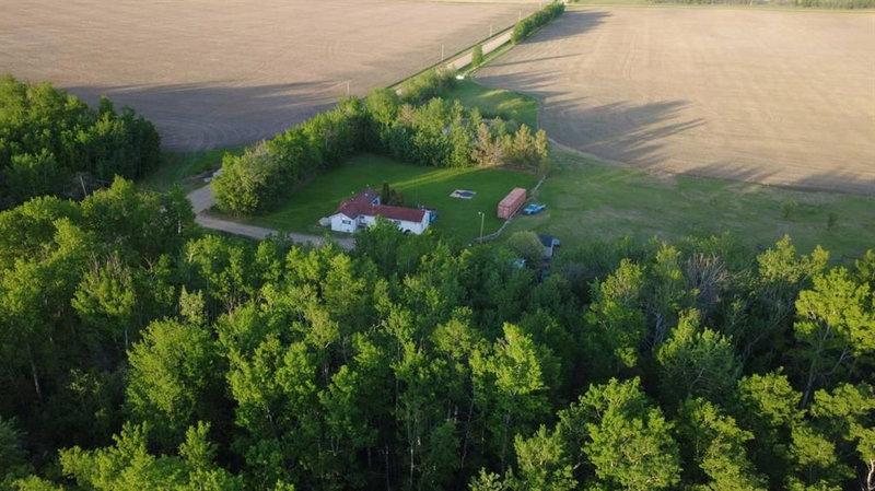32033 Twp Rd 832