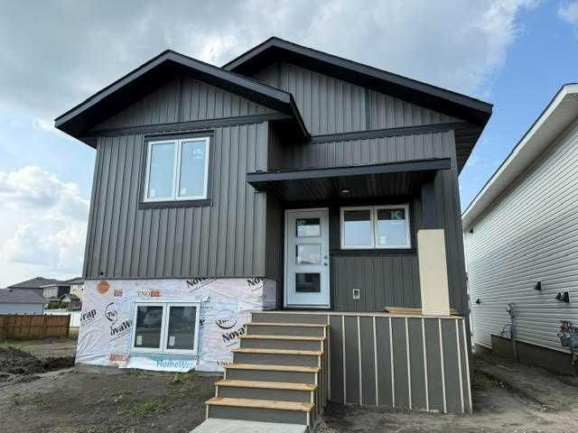 12 Memorial Parkway, Rural Red Deer County, Alberta