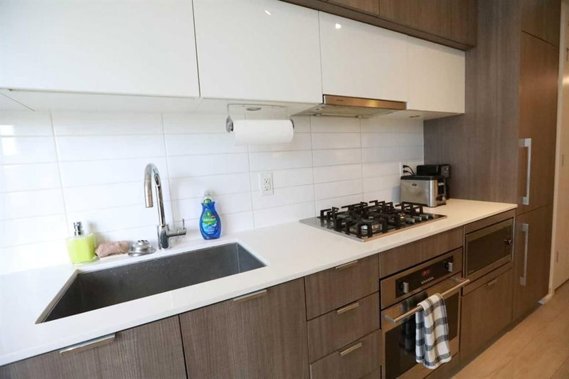 304, 51 Waterfront Mews SW, Chinatown — interior photo 5