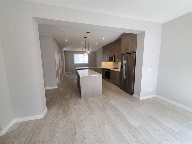 1045 West Lakeview Drive