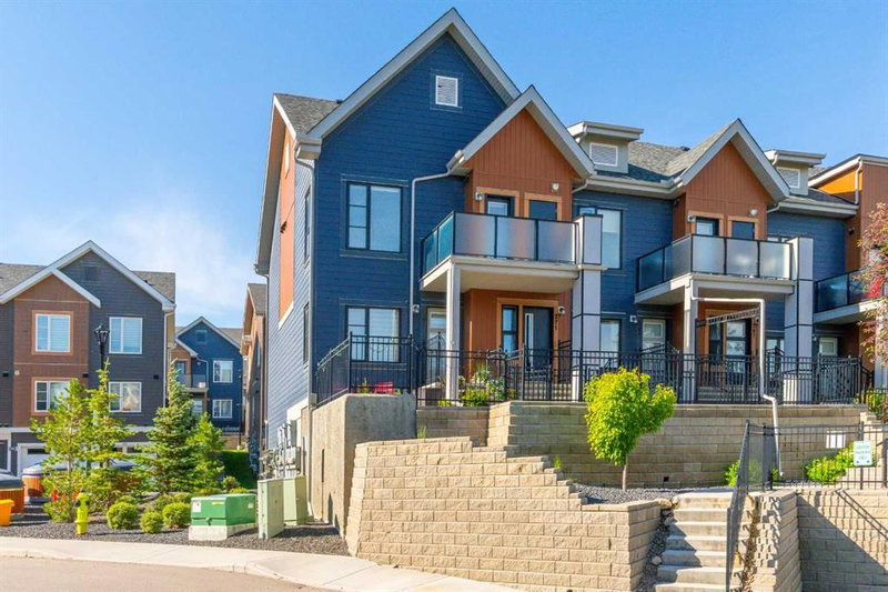 271 Livingston Common NE, Calgary, Alberta