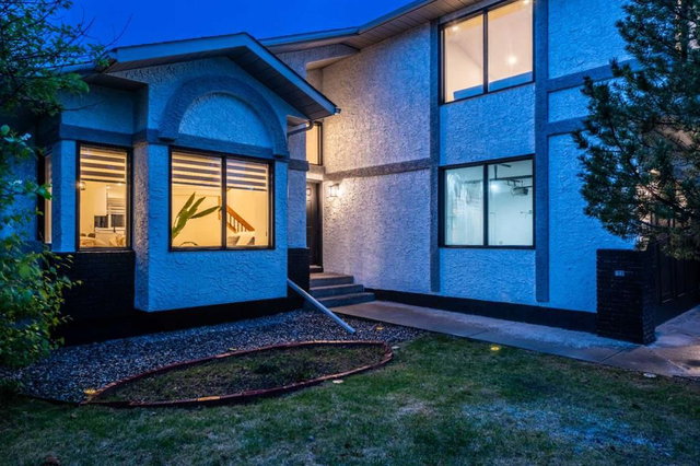 8266 Edgebrook Drive