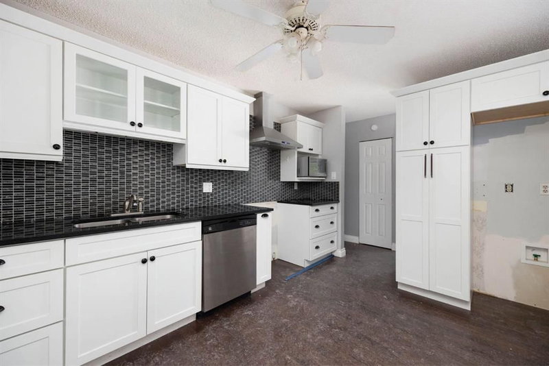 2 Moberly Crescent