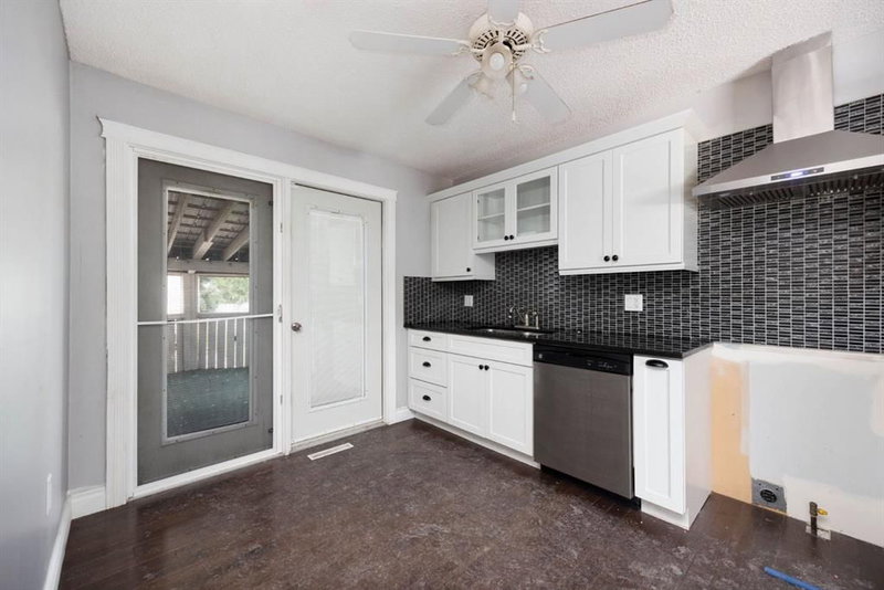2 Moberly Crescent