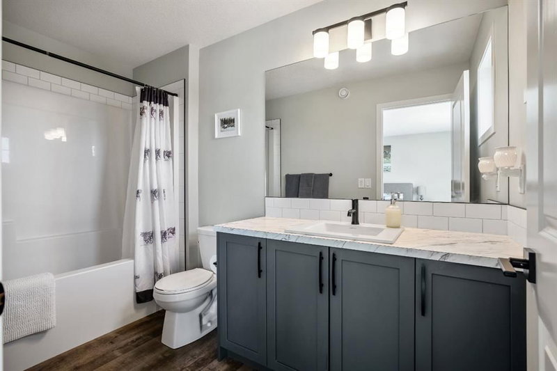 30 WOLF Crescent, Wedderburn — interior photo