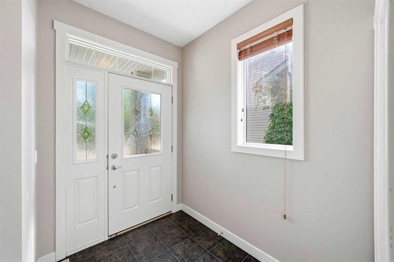80 Sherwood Crescent NW, Sherwood — interior photo